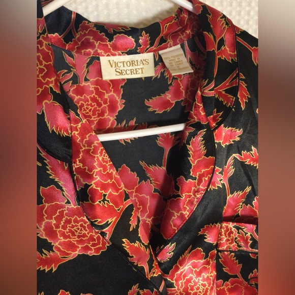 🌹HP!🌹 VS | VTG Gold Label Satin Floral Sleep Shirt - Picture 5 of 12